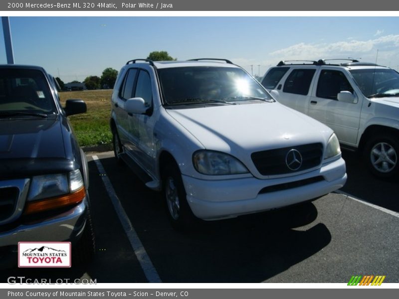 Polar White / Java 2000 Mercedes-Benz ML 320 4Matic