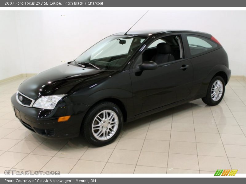 Pitch Black / Charcoal 2007 Ford Focus ZX3 SE Coupe