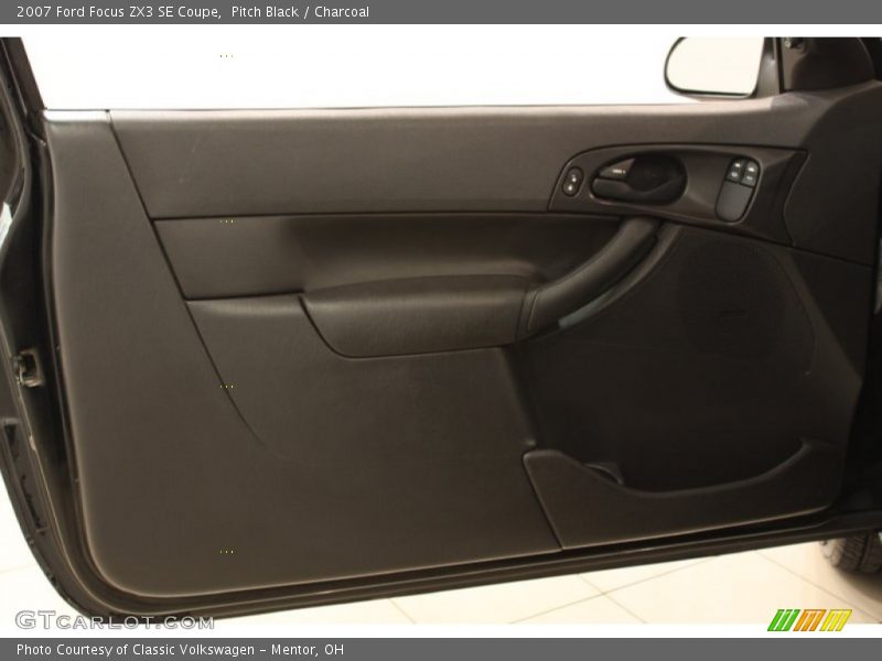 Pitch Black / Charcoal 2007 Ford Focus ZX3 SE Coupe
