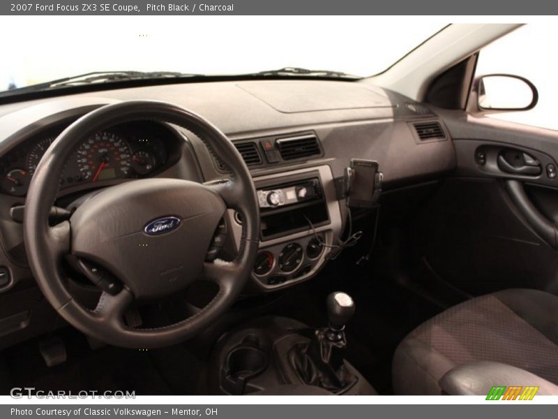 Pitch Black / Charcoal 2007 Ford Focus ZX3 SE Coupe