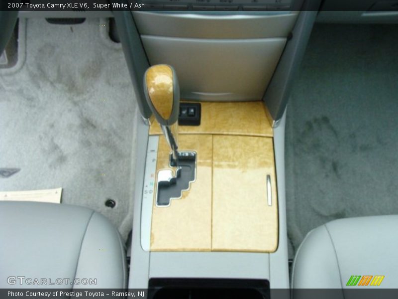 Super White / Ash 2007 Toyota Camry XLE V6