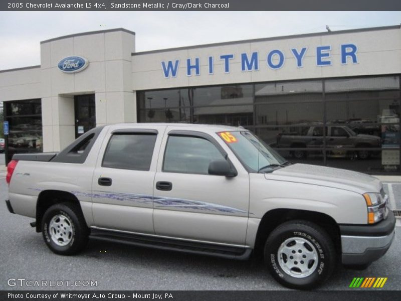 Sandstone Metallic / Gray/Dark Charcoal 2005 Chevrolet Avalanche LS 4x4