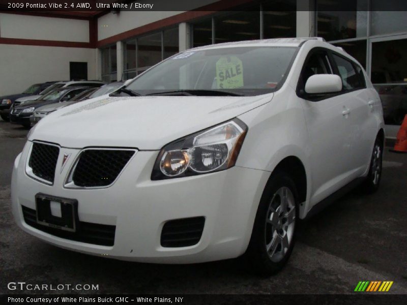 Ultra White / Ebony 2009 Pontiac Vibe 2.4 AWD