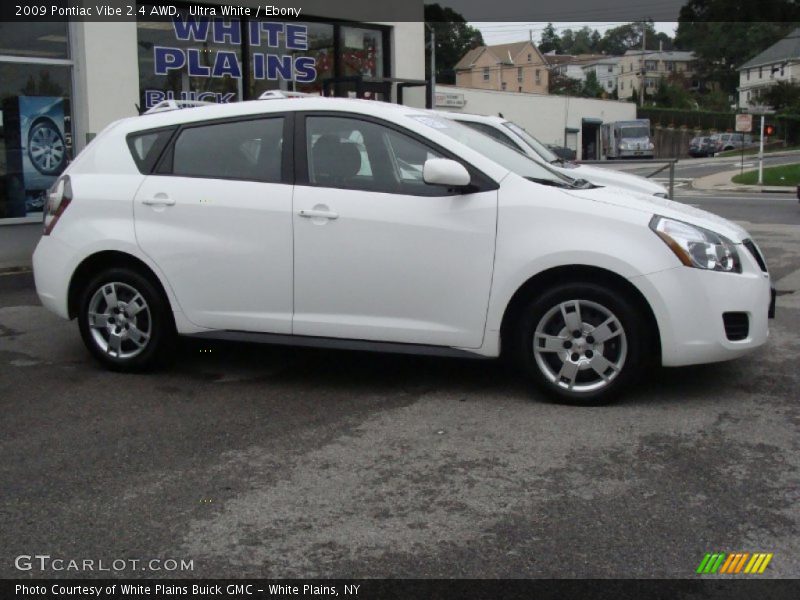 Ultra White / Ebony 2009 Pontiac Vibe 2.4 AWD