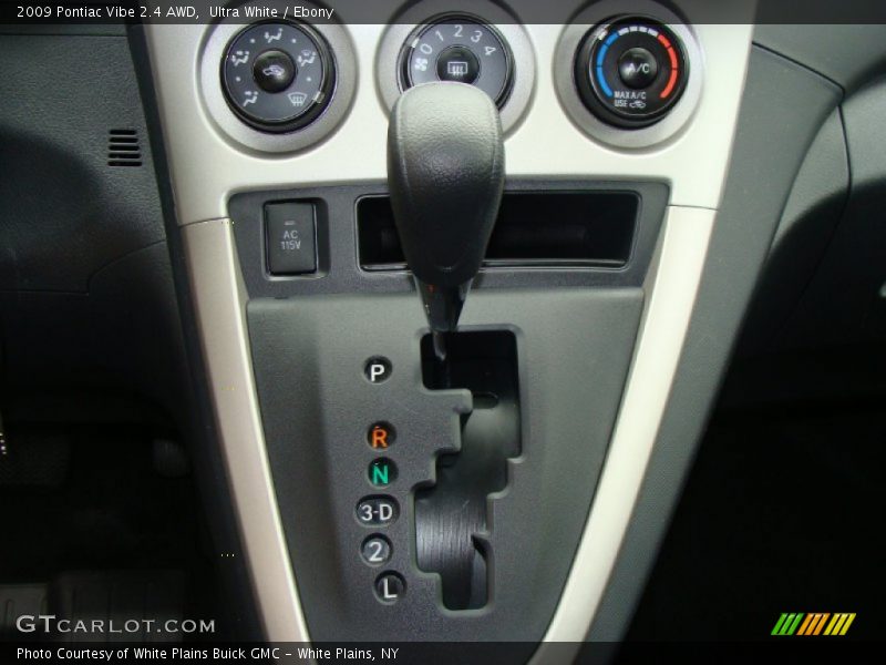 Ultra White / Ebony 2009 Pontiac Vibe 2.4 AWD