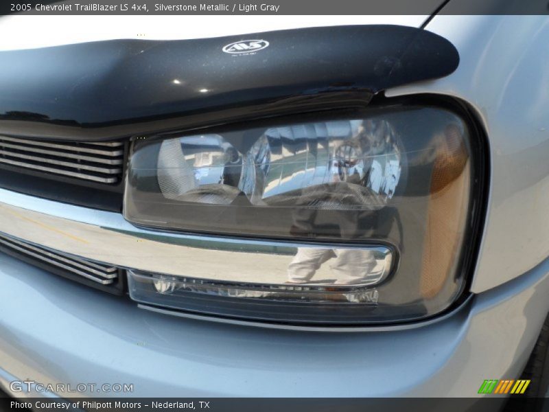 Silverstone Metallic / Light Gray 2005 Chevrolet TrailBlazer LS 4x4