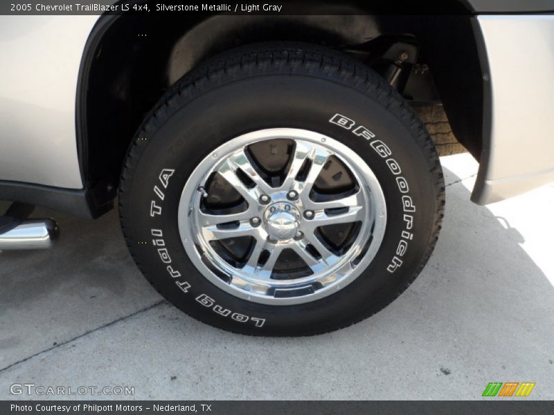 Silverstone Metallic / Light Gray 2005 Chevrolet TrailBlazer LS 4x4