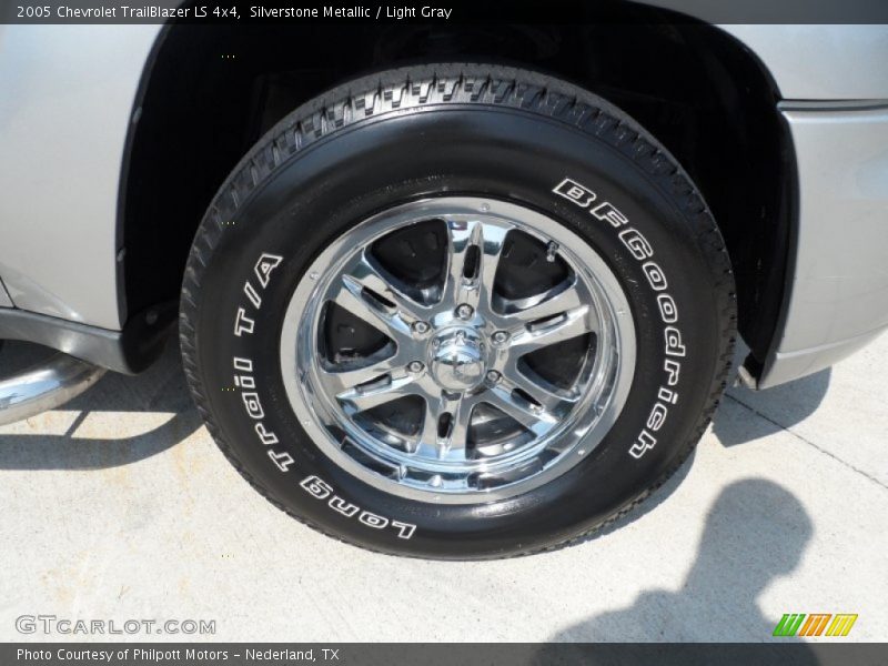 Silverstone Metallic / Light Gray 2005 Chevrolet TrailBlazer LS 4x4