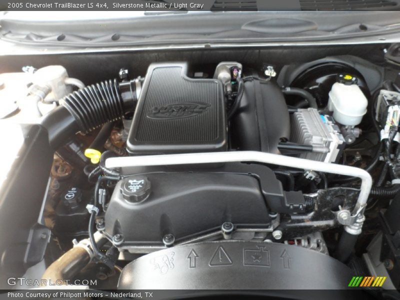 Silverstone Metallic / Light Gray 2005 Chevrolet TrailBlazer LS 4x4