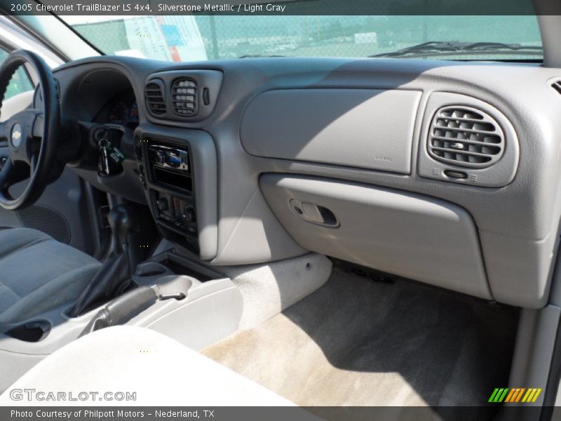Silverstone Metallic / Light Gray 2005 Chevrolet TrailBlazer LS 4x4