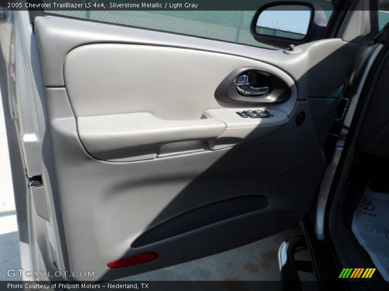 Silverstone Metallic / Light Gray 2005 Chevrolet TrailBlazer LS 4x4