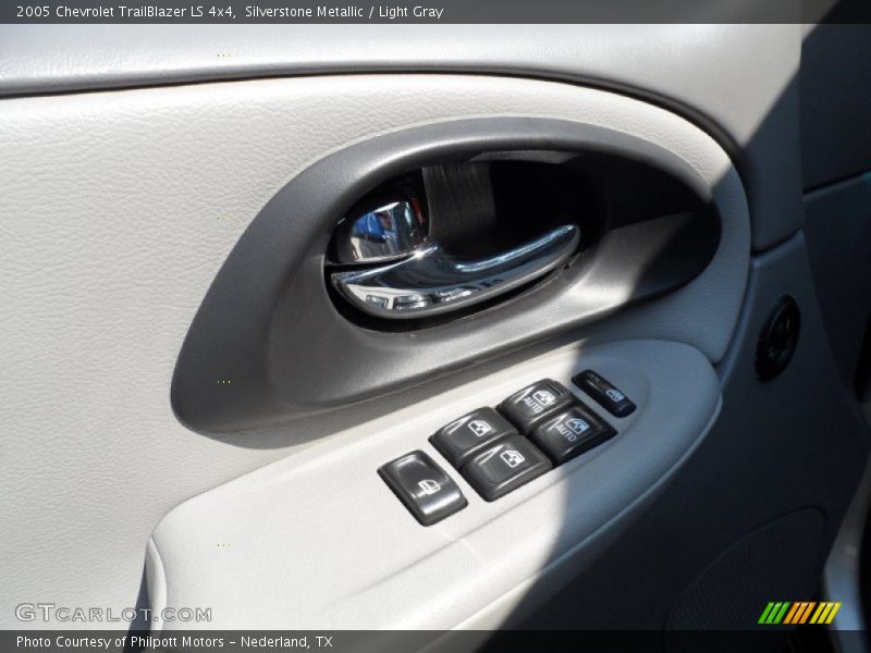 Silverstone Metallic / Light Gray 2005 Chevrolet TrailBlazer LS 4x4
