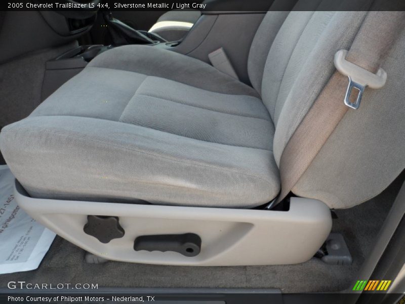 Silverstone Metallic / Light Gray 2005 Chevrolet TrailBlazer LS 4x4
