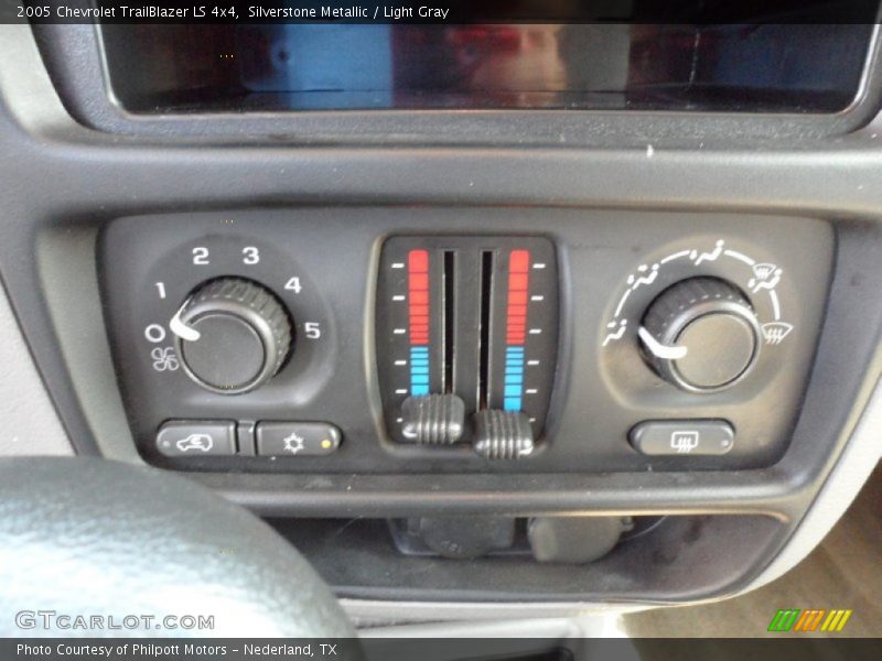 Silverstone Metallic / Light Gray 2005 Chevrolet TrailBlazer LS 4x4