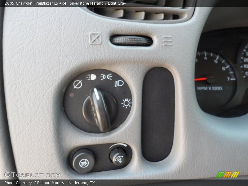 Silverstone Metallic / Light Gray 2005 Chevrolet TrailBlazer LS 4x4