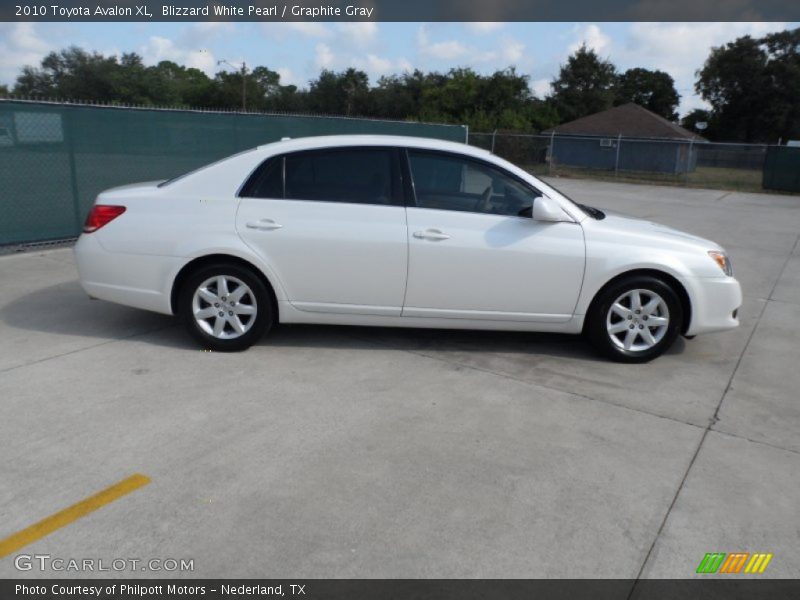 Blizzard White Pearl / Graphite Gray 2010 Toyota Avalon XL