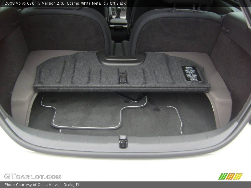 Cosmic White Metallic / Off Black 2008 Volvo C30 T5 Version 2.0