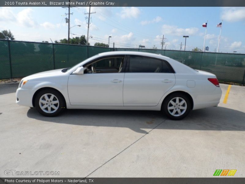 Blizzard White Pearl / Graphite Gray 2010 Toyota Avalon XL