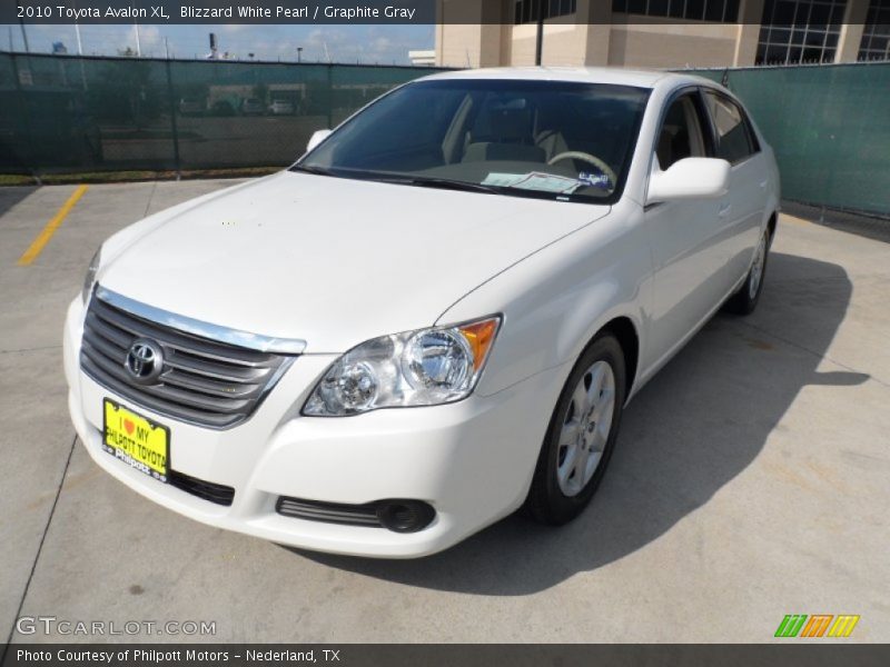Blizzard White Pearl / Graphite Gray 2010 Toyota Avalon XL