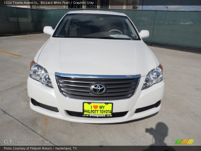 Blizzard White Pearl / Graphite Gray 2010 Toyota Avalon XL