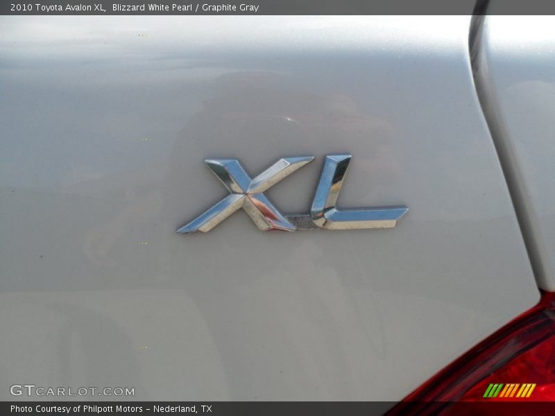 Blizzard White Pearl / Graphite Gray 2010 Toyota Avalon XL