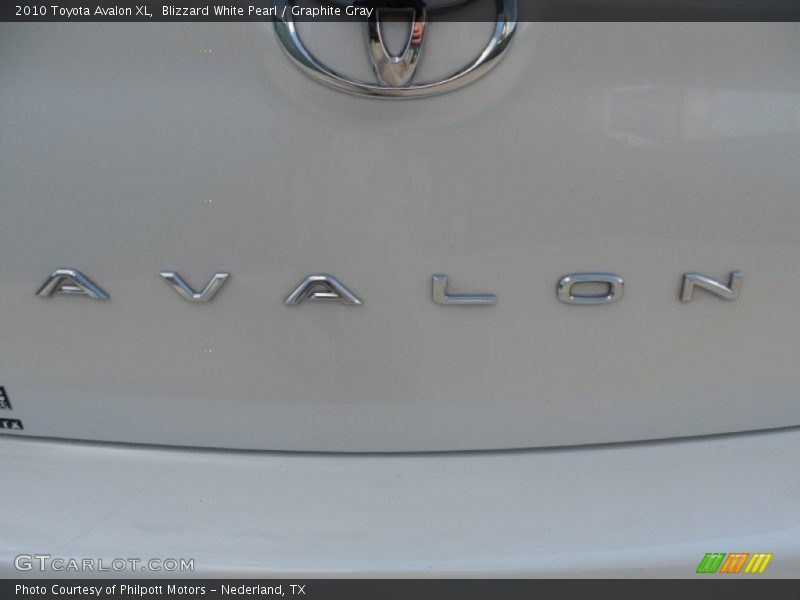 Blizzard White Pearl / Graphite Gray 2010 Toyota Avalon XL