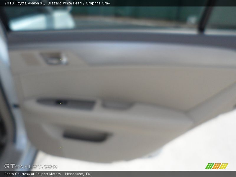 Blizzard White Pearl / Graphite Gray 2010 Toyota Avalon XL