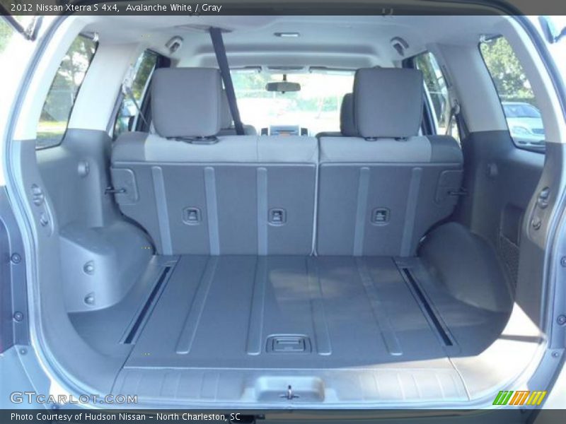 Avalanche White / Gray 2012 Nissan Xterra S 4x4