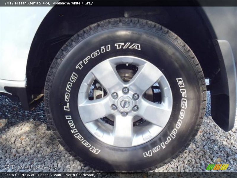 Avalanche White / Gray 2012 Nissan Xterra S 4x4