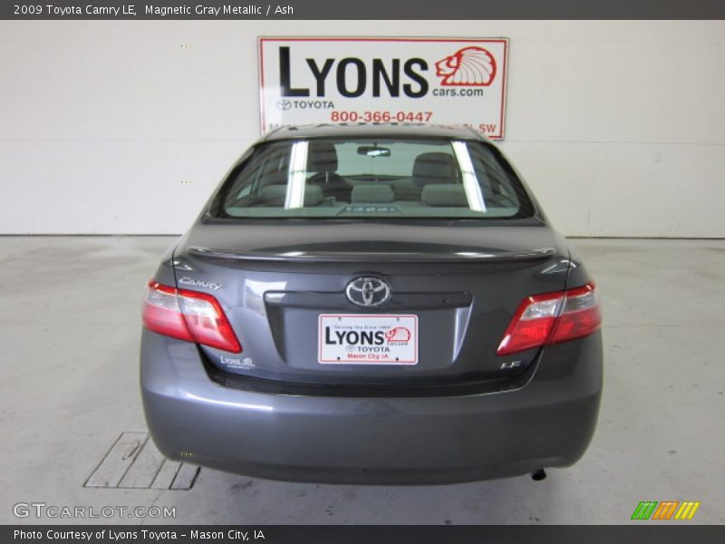Magnetic Gray Metallic / Ash 2009 Toyota Camry LE