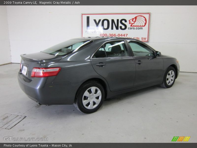 Magnetic Gray Metallic / Ash 2009 Toyota Camry LE