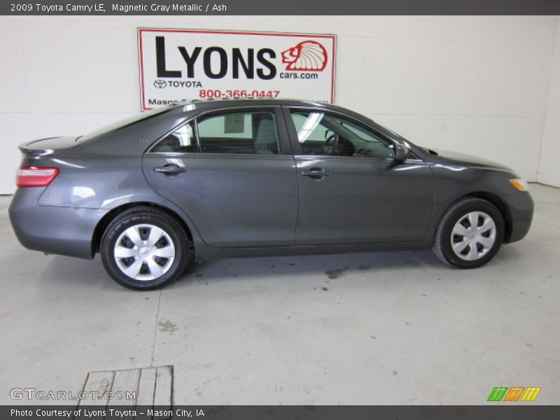 Magnetic Gray Metallic / Ash 2009 Toyota Camry LE