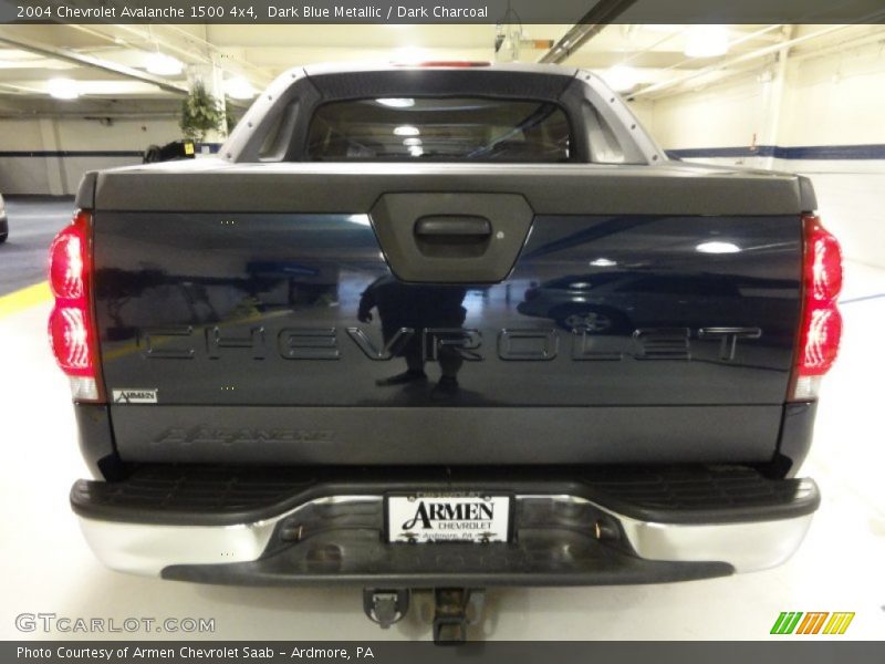 Dark Blue Metallic / Dark Charcoal 2004 Chevrolet Avalanche 1500 4x4