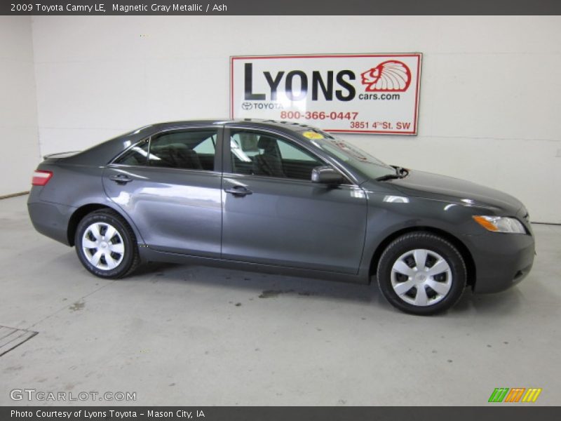 Magnetic Gray Metallic / Ash 2009 Toyota Camry LE