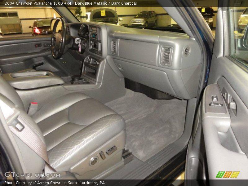 Dark Blue Metallic / Dark Charcoal 2004 Chevrolet Avalanche 1500 4x4