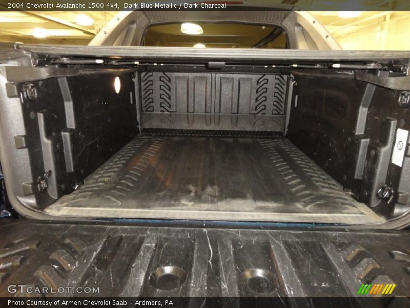 Dark Blue Metallic / Dark Charcoal 2004 Chevrolet Avalanche 1500 4x4