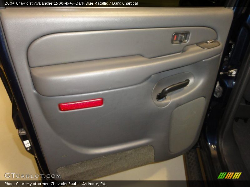 Dark Blue Metallic / Dark Charcoal 2004 Chevrolet Avalanche 1500 4x4