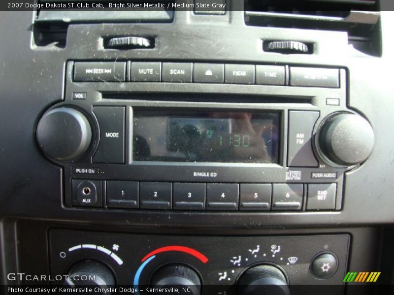 Audio System of 2007 Dakota ST Club Cab
