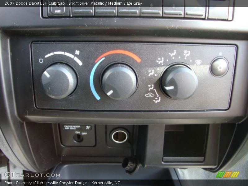 Controls of 2007 Dakota ST Club Cab