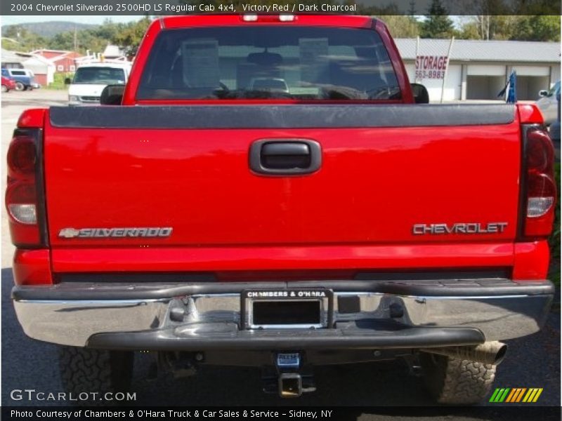 Victory Red / Dark Charcoal 2004 Chevrolet Silverado 2500HD LS Regular Cab 4x4