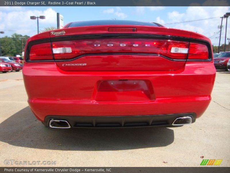 Redline 3-Coat Pearl / Black 2011 Dodge Charger SE