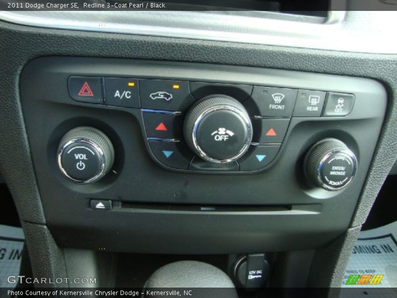 Redline 3-Coat Pearl / Black 2011 Dodge Charger SE