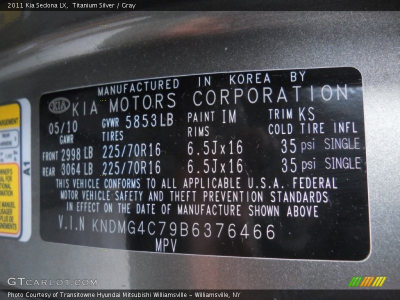 Titanium Silver / Gray 2011 Kia Sedona LX