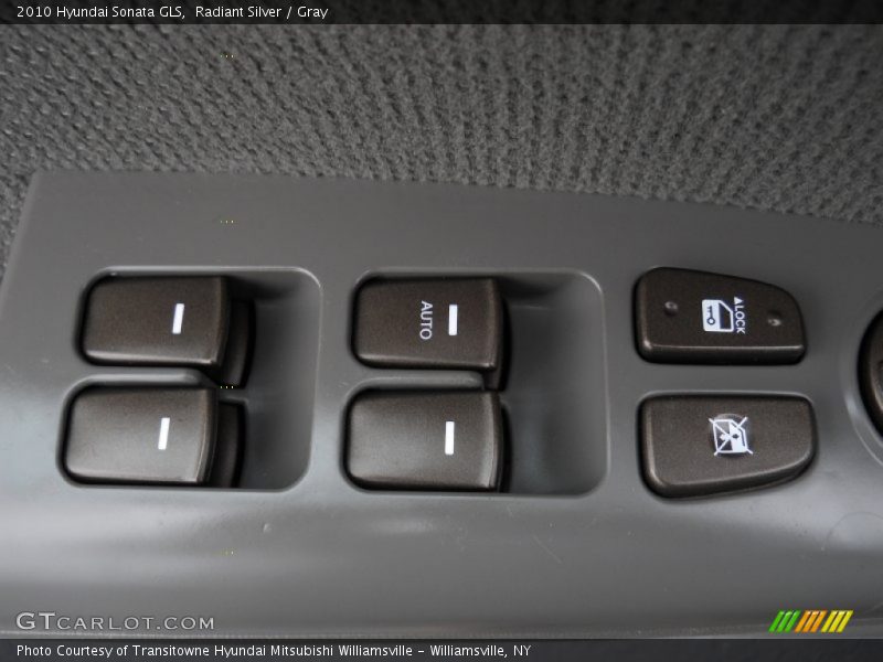 Radiant Silver / Gray 2010 Hyundai Sonata GLS