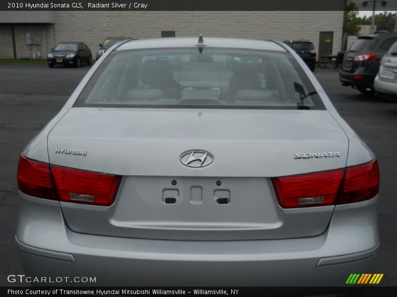 Radiant Silver / Gray 2010 Hyundai Sonata GLS