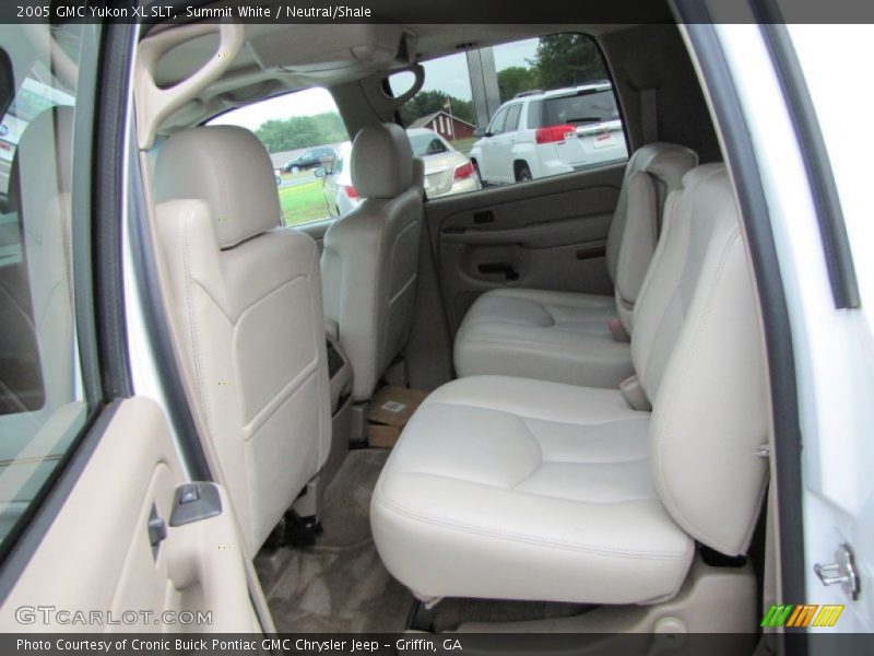 Summit White / Neutral/Shale 2005 GMC Yukon XL SLT