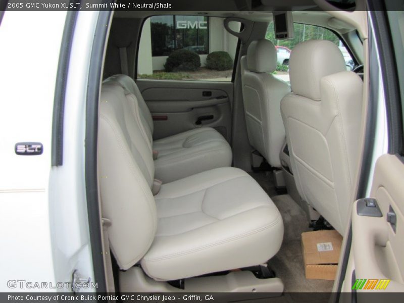 Summit White / Neutral/Shale 2005 GMC Yukon XL SLT