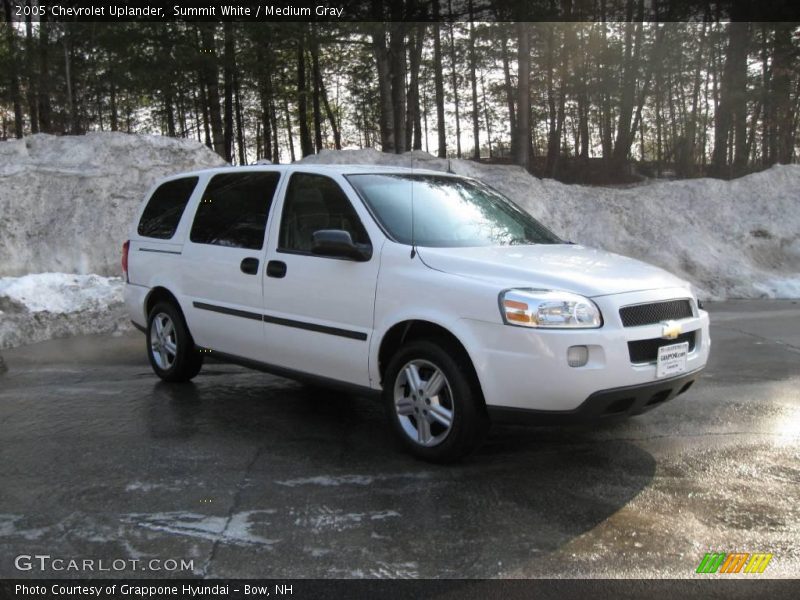 Summit White / Medium Gray 2005 Chevrolet Uplander