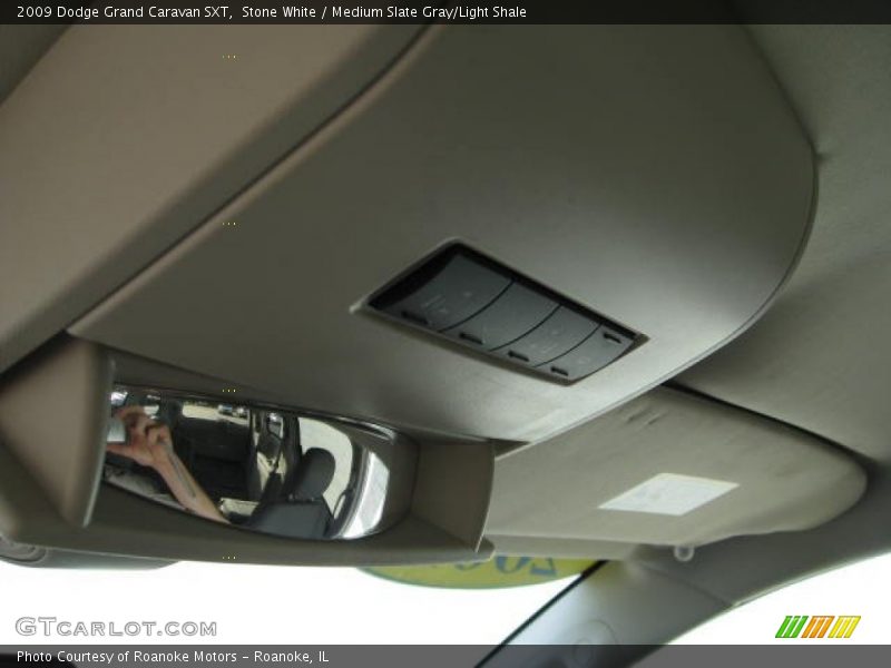 Stone White / Medium Slate Gray/Light Shale 2009 Dodge Grand Caravan SXT