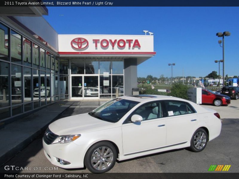 Blizzard White Pearl / Light Gray 2011 Toyota Avalon Limited
